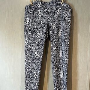 Lilly Pulitzer Luxletic active ankle pant - Size 14